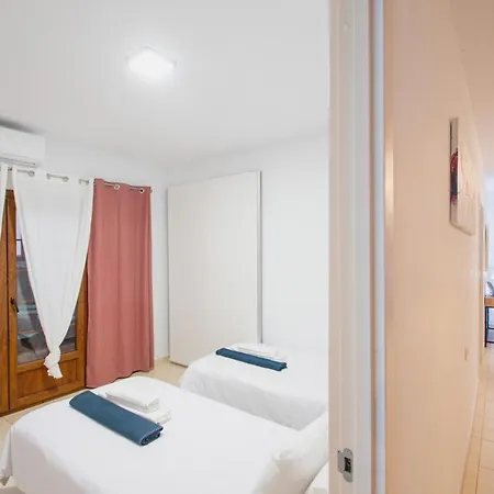 Vista Rey - 6 Bedroom - Heated Pool - Amazing Views - Pool Table - Vista Lobos - Playa Blanca (Lanzarote)