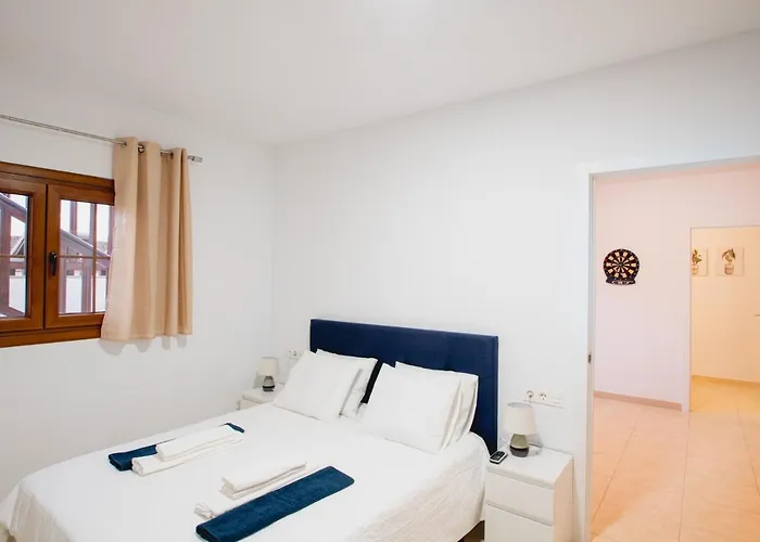 Vila Vista Rey - 6 Bedroom - Heated Pool - Amazing Views - Pool Table - Vista Lobos - Playa Blanca (Lanzarote)